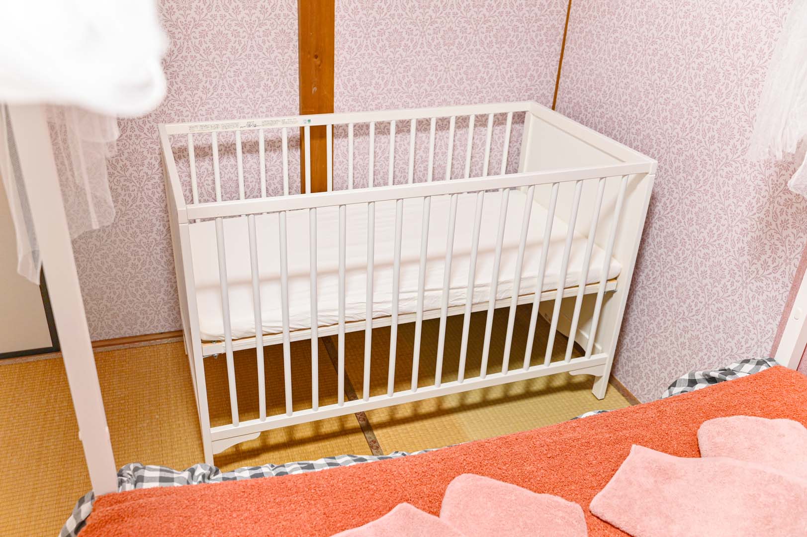 Baby crib